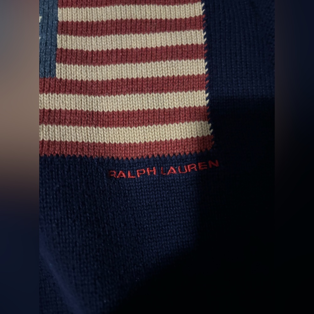 Size 4t Runs small!!! 
Ralph Lauren Navy Sweater with American Flag - Picture 6 of 6